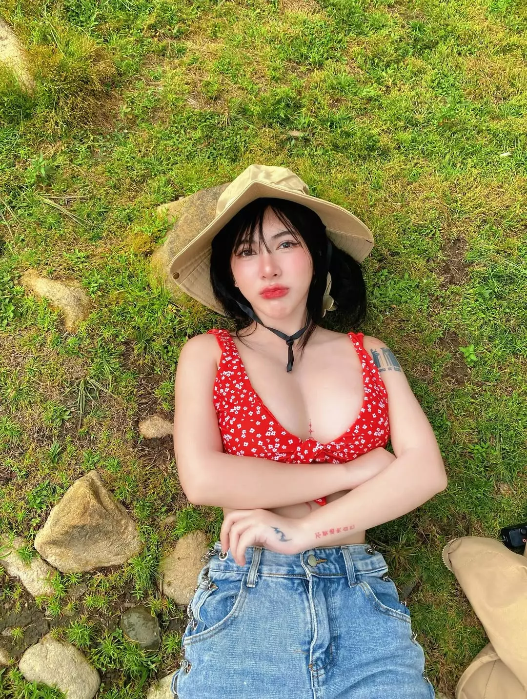 จี๊ดจ๊าด ศจีรา